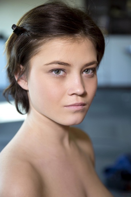 short hair brunette art xxx gallery