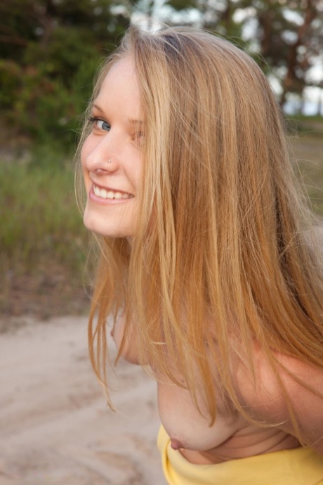 siniset silmät pornografista erotiikkaa Valokuvat