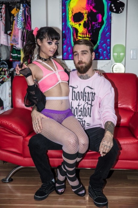 Bryan Gozzling nice actress pictures