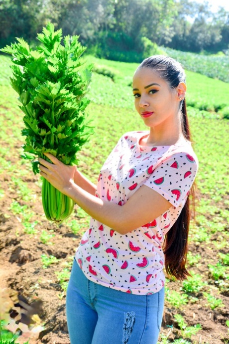 Lahia Crox nice actress photos