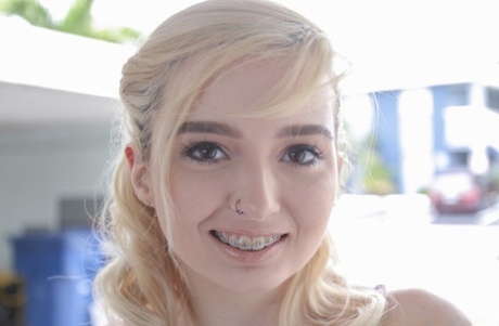 Lexi Lore sex model pics