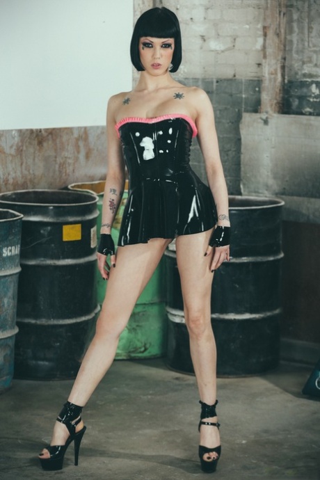 Asphyxia Noir pornstar hot pics