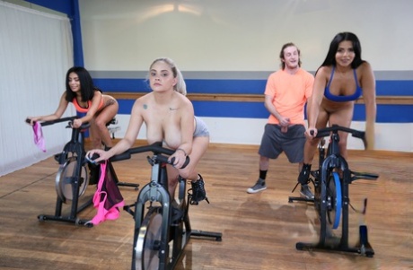 baise de fitness chaud adulte img