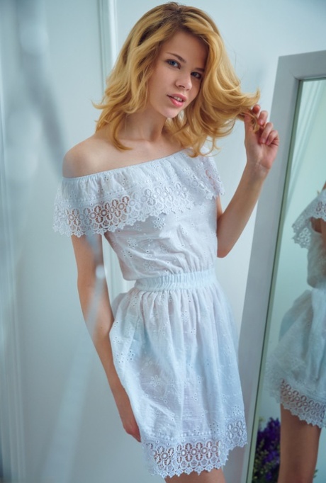 Crystal Maiden model pornographic pictures