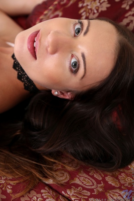 Therese Bizarre model hot image