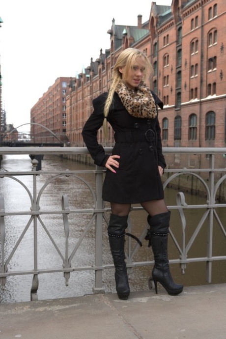 Celina Davis pornstar erotic galleries