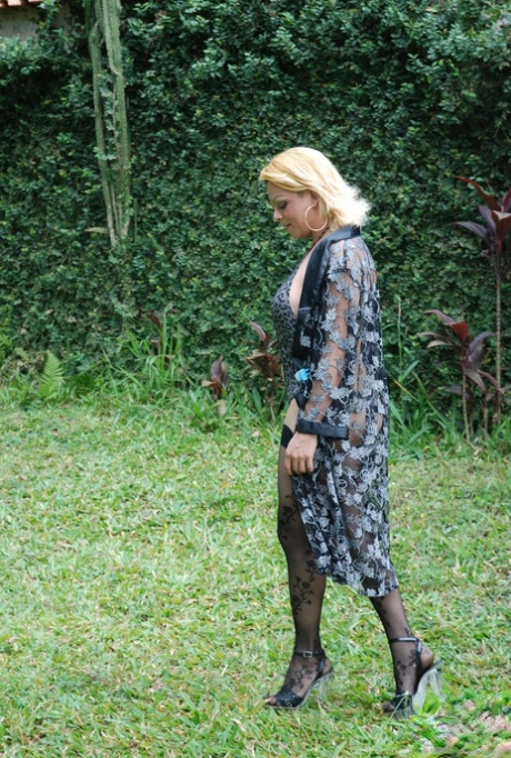 travesti al aire libre pornografía imagen
