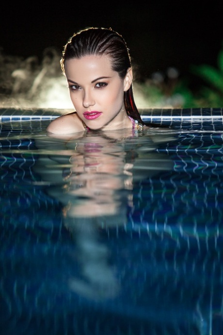Elizabeth Marxs hd model image