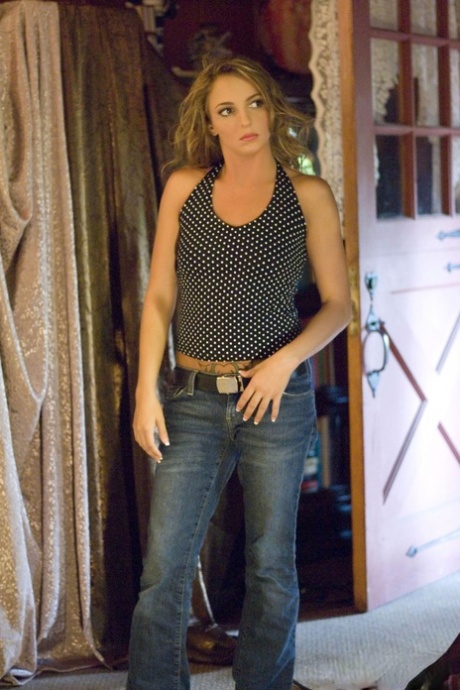 quần jeans bà già khỏa thân img