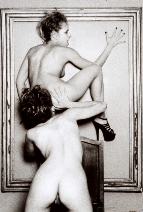 retro nude img