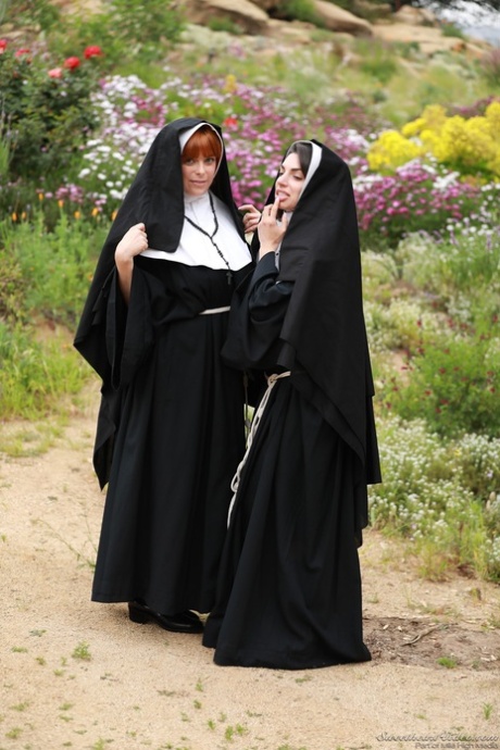 nun art porn img