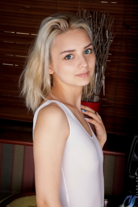 cute blonde hot img