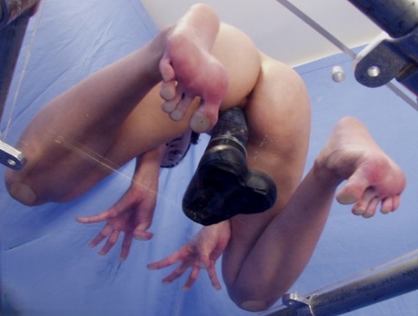 kaki bdsm telanjang panas gambar