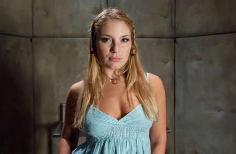 blonde bdsm hd parfaite des photos