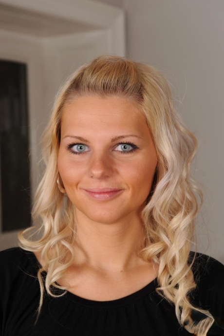 Olga Barz model hd images