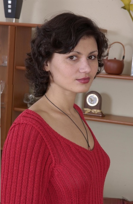 kovrčava brineta umjetnost gola galerija
