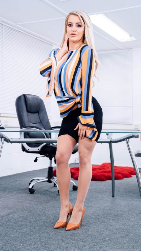 Sienna Day high quality star photo
