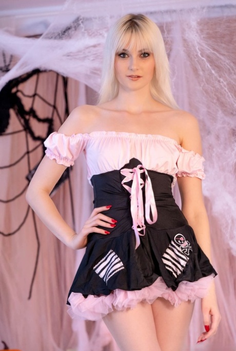 Miss Melissa art star pictures
