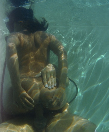 địt nhau ở hồ bơi sex nóng bỏng ảnh