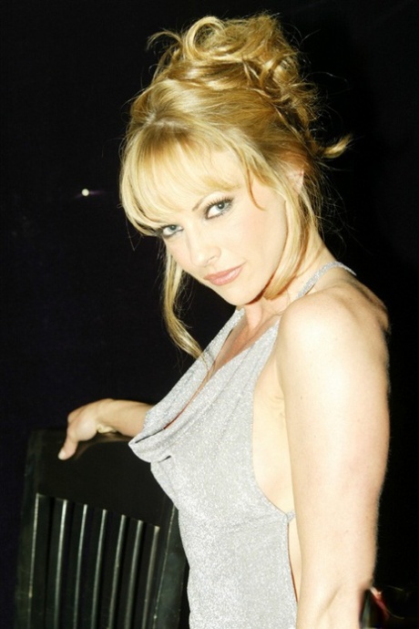 Shayla Laveaux nude model pic