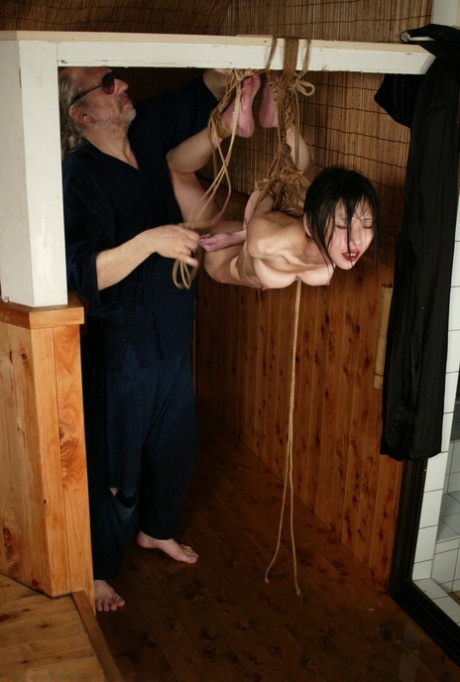 Japanse bdsm perfect naakt foto's