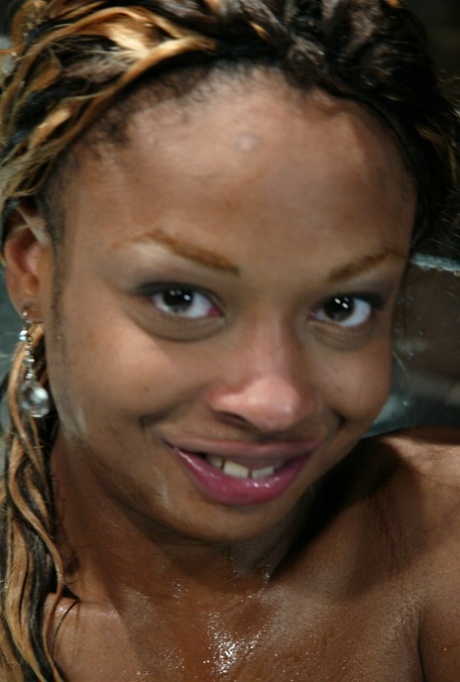 wajah hitam legam porno cantik gambar