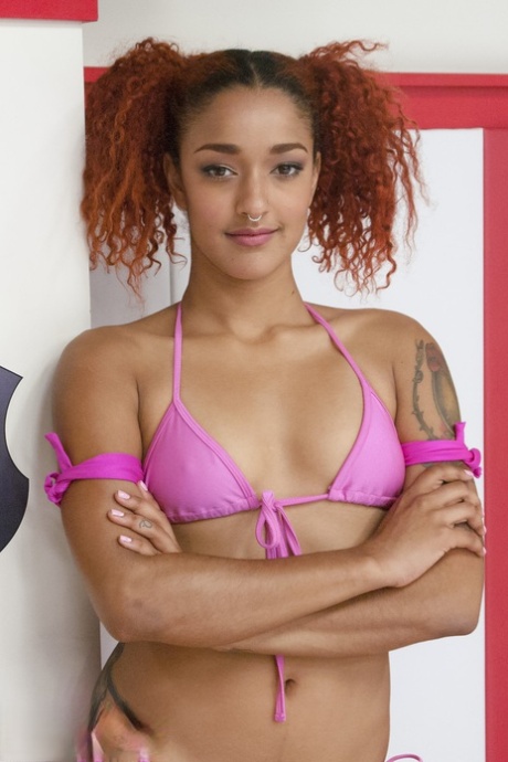 rødhåret bikini pornografisk hd fotos