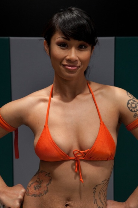 Tori Lux model nude image