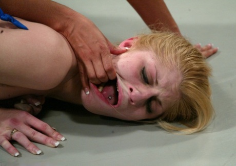 dicke Frau Knechtschaft kunst sexy galerie