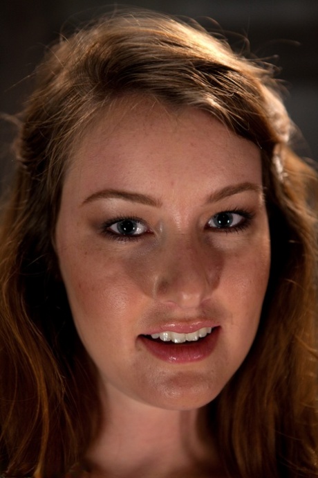 Akira Raine pretty model img