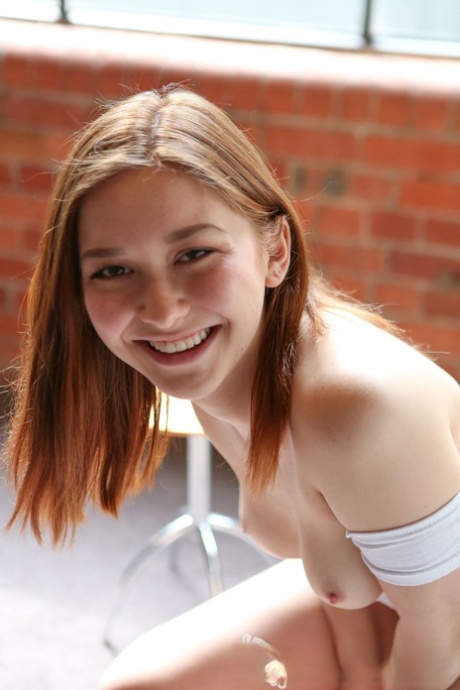 Lulu Reynolds erotic model pic