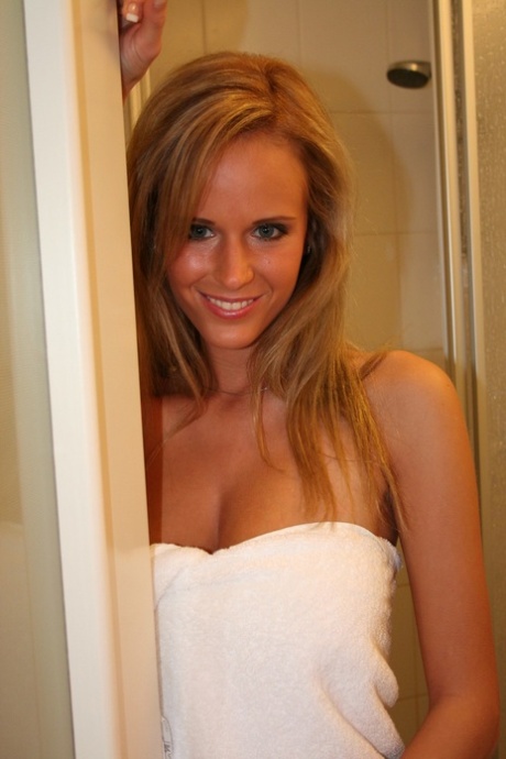 Raylene Richards art model galleries