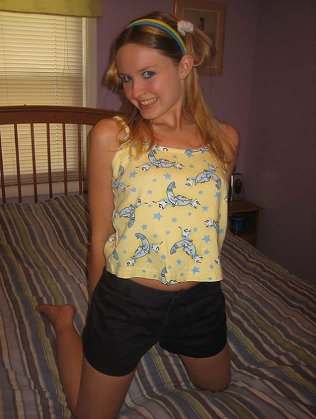 skinny teen solo hot nude pics