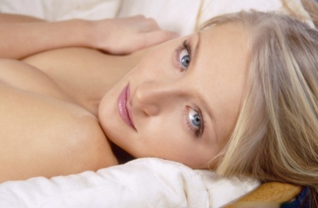 sød blondine erotisk hd pic