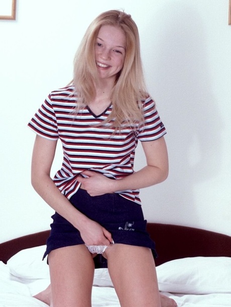 Zuzana Sramkova naked actress archive