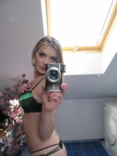 teen mirror porn pictures