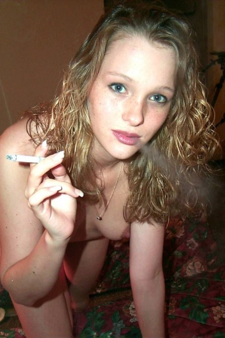 smoking art naked photos