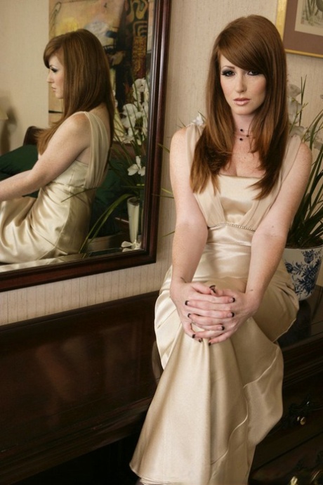 Nikki Rhodes hd star pic