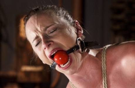 obline BDSM hd slika