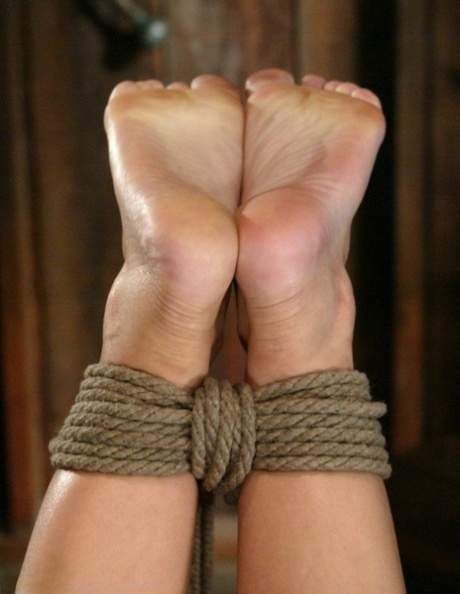 bdsm feet nude pics
