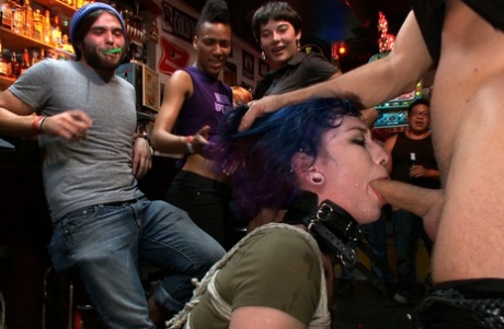 bdsm deepthroat behoorlijk erotisch foto