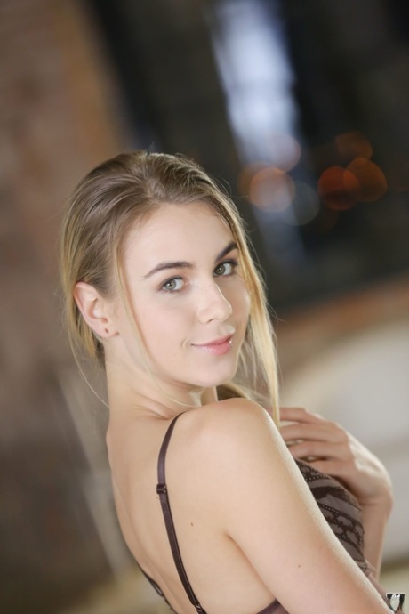 Kira Parvati pornstar beautiful picture