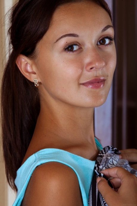 Veselin hot model picture