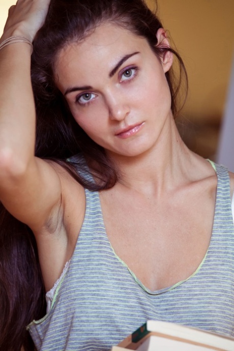 smooth armpits porno picture