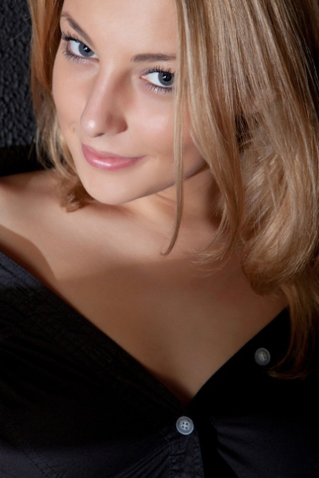 lepa blondinka lepo slike
