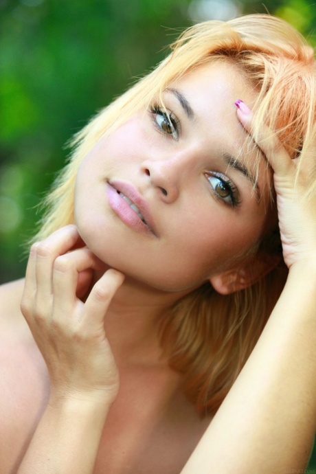 Violla A free model gallery