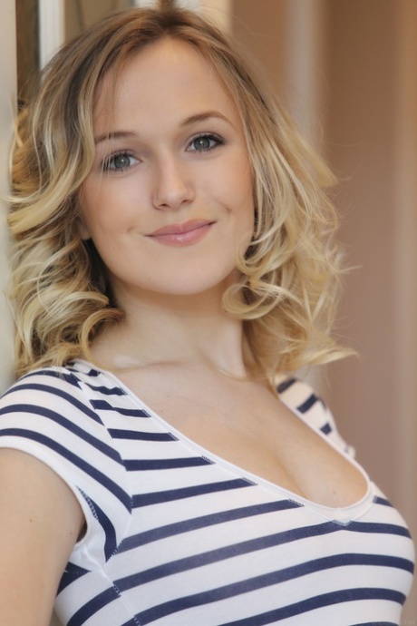 curly hair teen art naked pictures