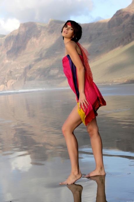 Demi Allen hot model image