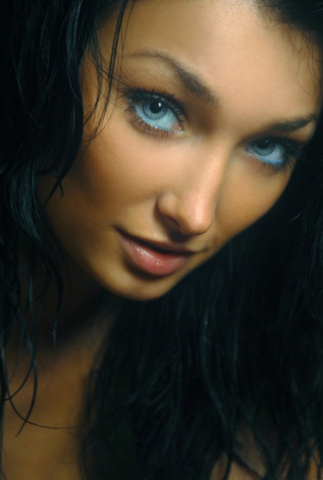 pretty face beautiful naked images