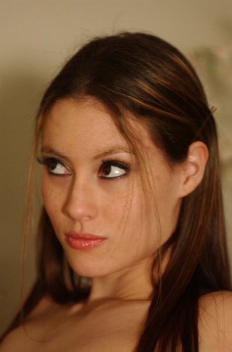 chica morena perfecto desnudo galería